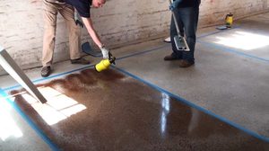 Как заливать бетонный пол