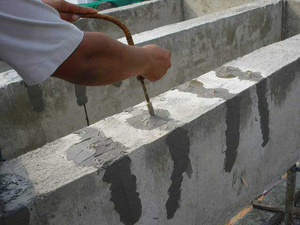 Заделка трещин в бетоне инъектором