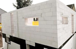 Оптимальная толщина стены дома из газобетонных блоков