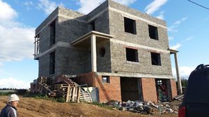 Поэтапное строительство дома из керамзитобетонных блоков