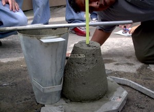 Измерение осадки конуса бетонной смеси и значения в таблице ГОСТ